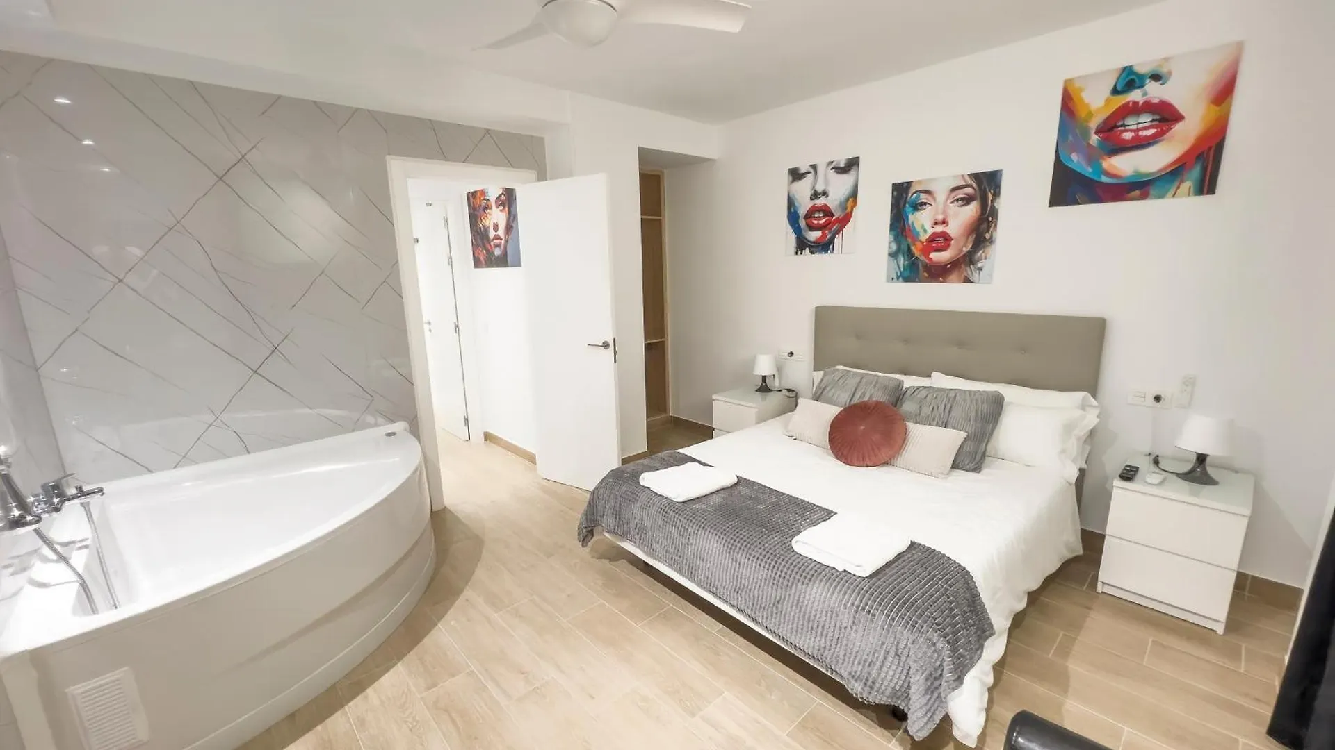 Torremolinos Centro Con Jacuzzi D Apartment